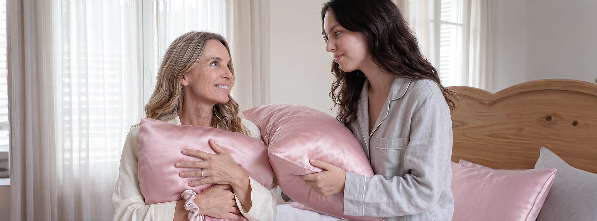 Célébrez votre maman avec EVERSILK : moments doux et soins beauté nuit après nuit avec nos taies d'oreiller en soie luxueuse pour la Fête des Mères